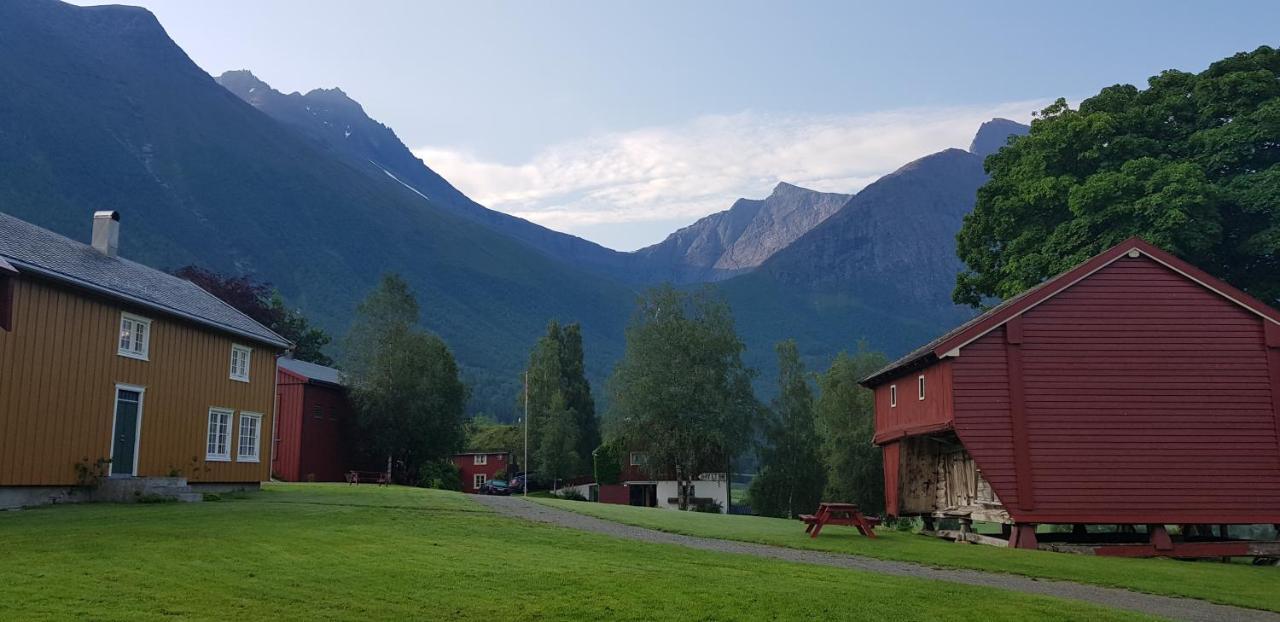 Appartamento Lensmansgarden Marteinsgarden Innfjorden Esterno foto