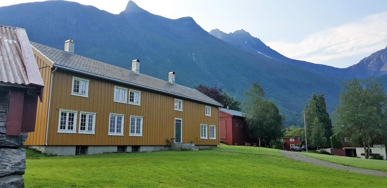 Appartamento Lensmansgarden Marteinsgarden Innfjorden Esterno foto